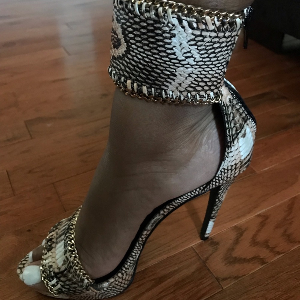 Shoes - Picture 2 of 4